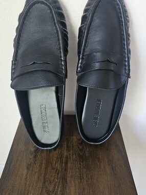Steve Madden Black Leather  Slip-On Loafers